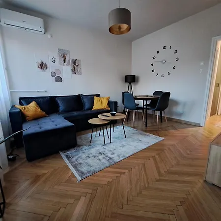Apartment Ema's Cosy